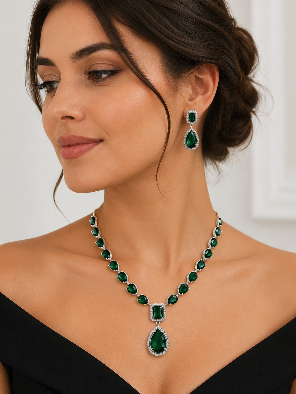 Luxury Emerald Green Crystal Necklace & Earrings Set – Silver-Plated Bridal Jewellery Set for Women