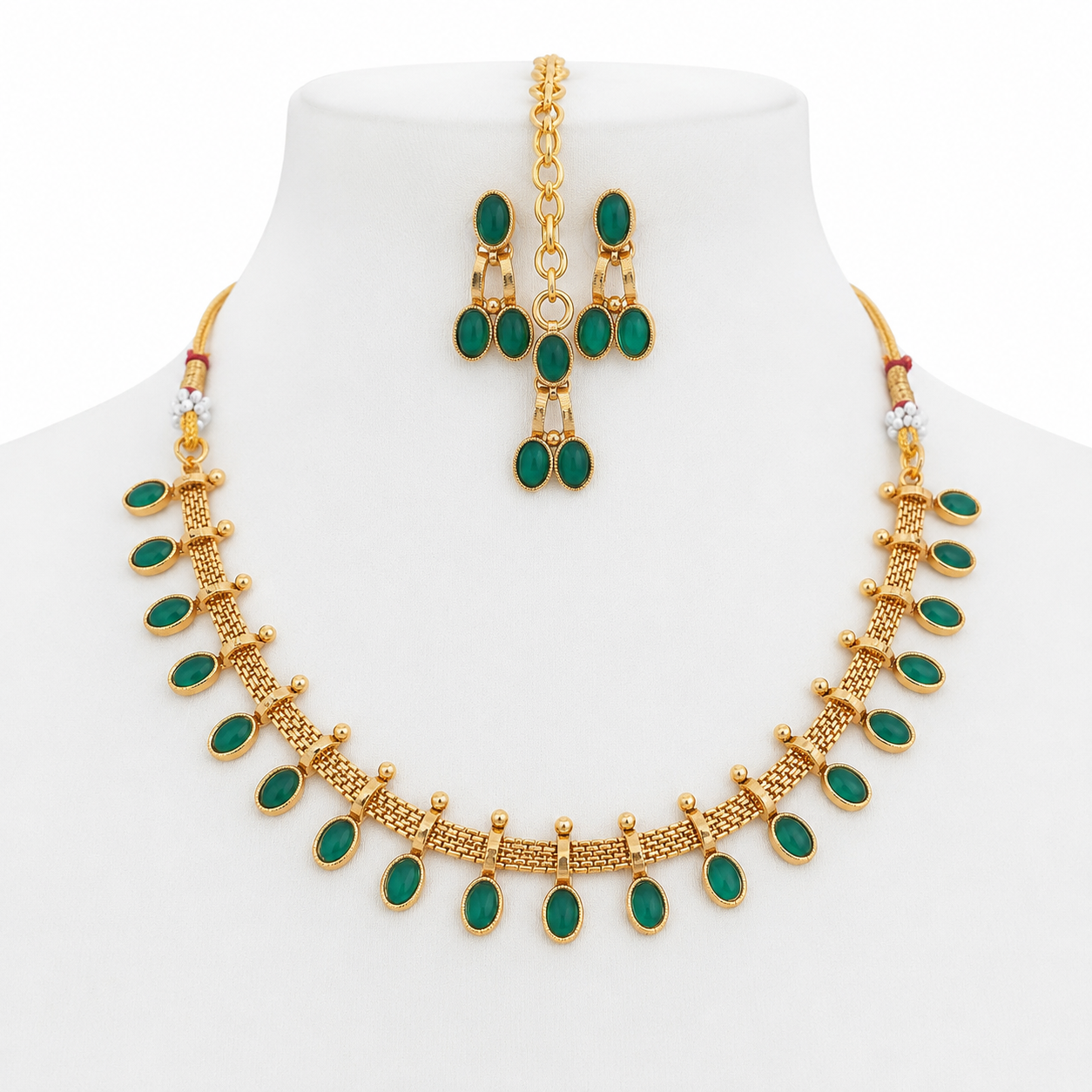 Traditional Gold Necklace Set, Indian Wedding Jewellery, Pakistani Jewellery, Bridal Necklace Set, Maang Tikka Set, Green Stone Jewellery, Gold Plated Jewellery, Bridal Accessories, Wedding Jewellery, Ethnic Jewellery, Festive Jewellery, Traditional Jewellery Set, Women's Jewellery Gift.